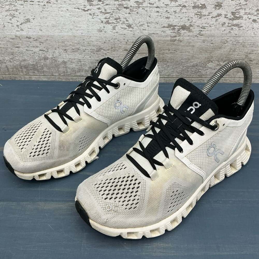On Cloud X Women's Running Shoes White Black Size W5 (US 5 / EUR 36 / UK 3)